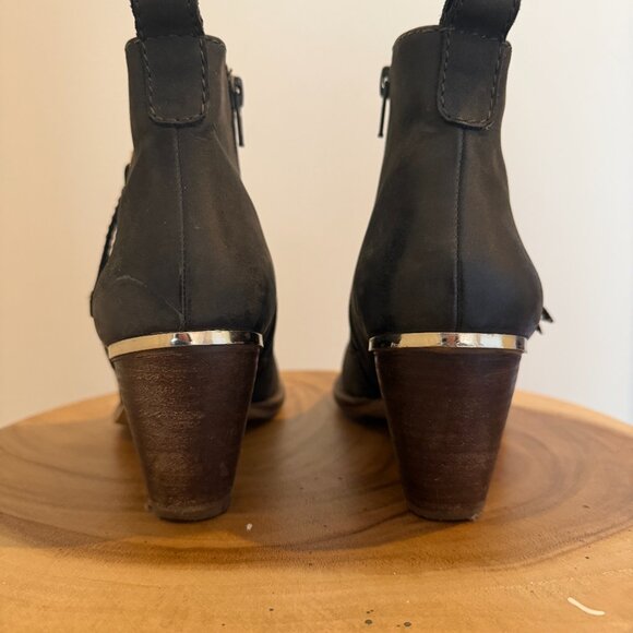 Steve Madden Booties - Picture 3 of 7